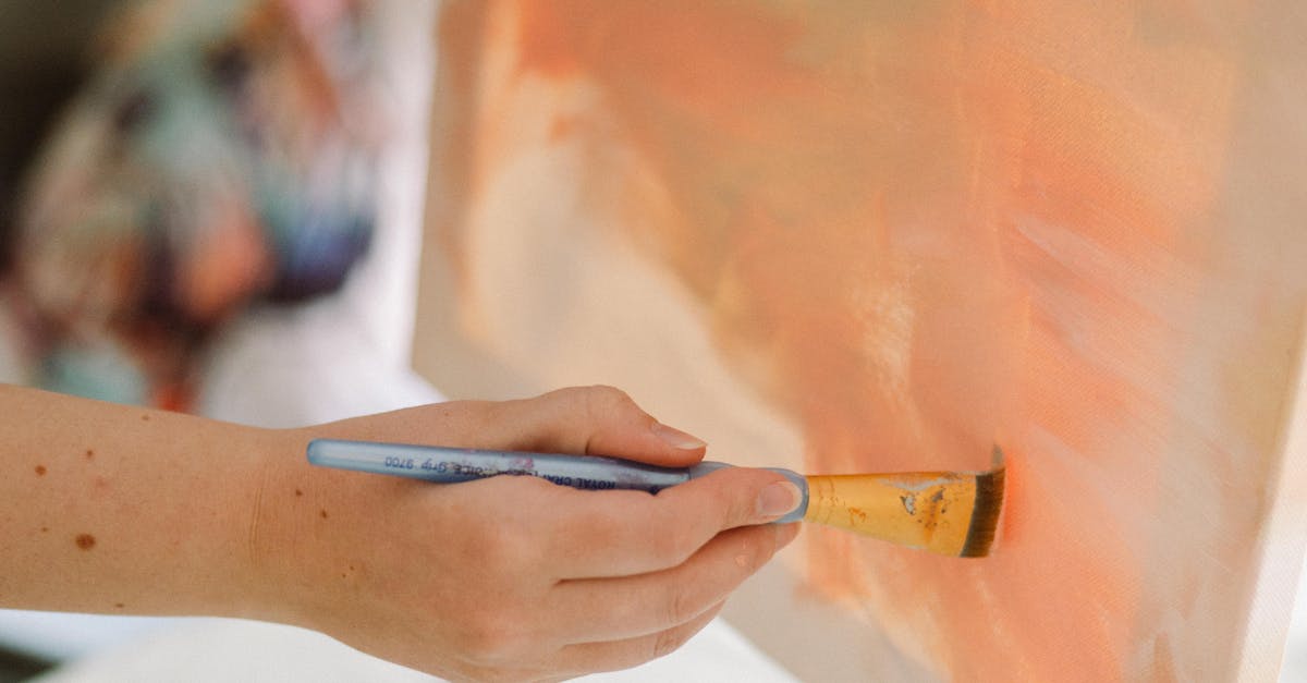 The Art of Painting Decorative Moulding for an Elegant Interior